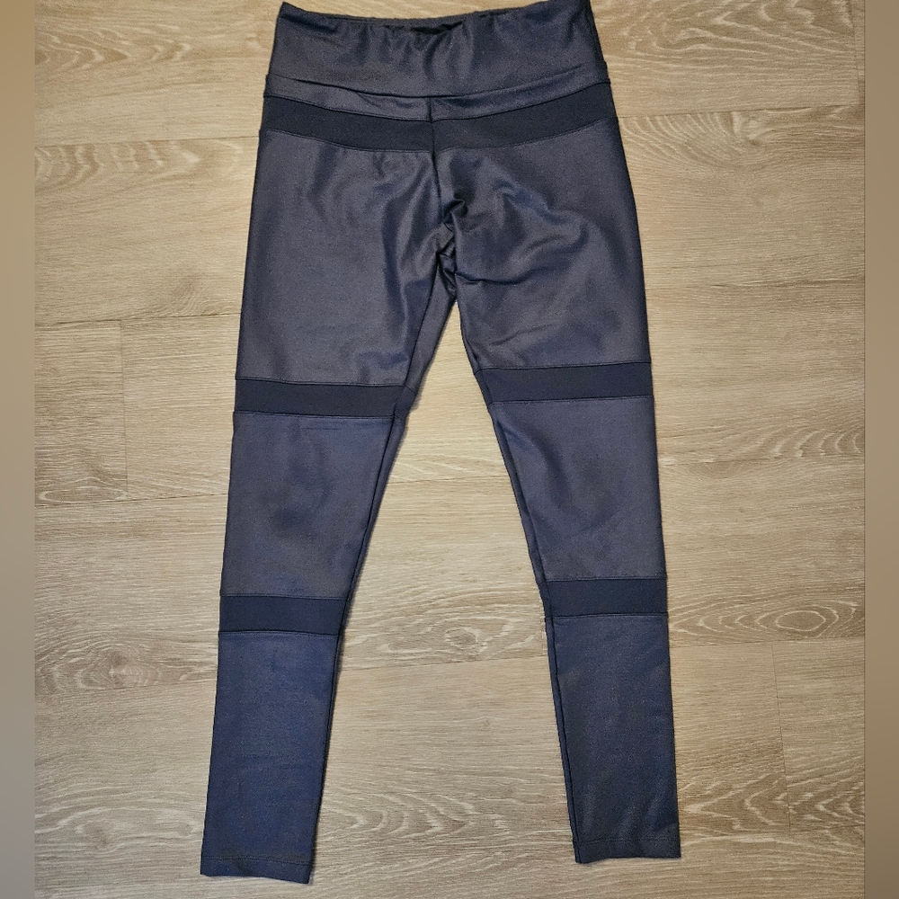 3/$20 Women's Small Grey Leggings With Mesh Panels